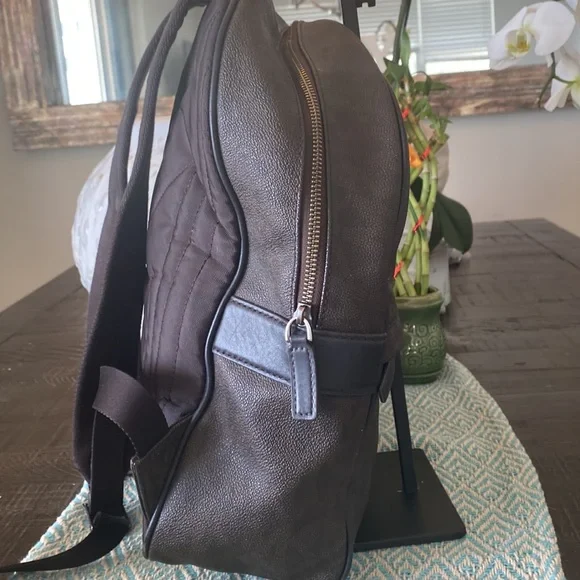 Michael Kors Signature Back Pack (Brown) w/Silver Hardware. - Picture 5 of 11